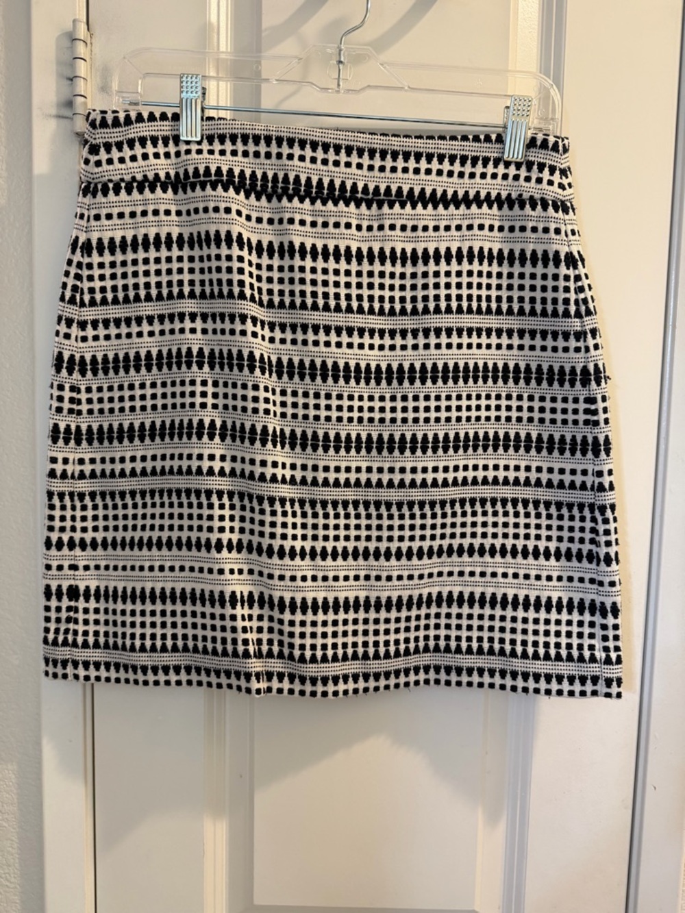 Ann Taylor Loft Black and White Patterned Women's Skirt